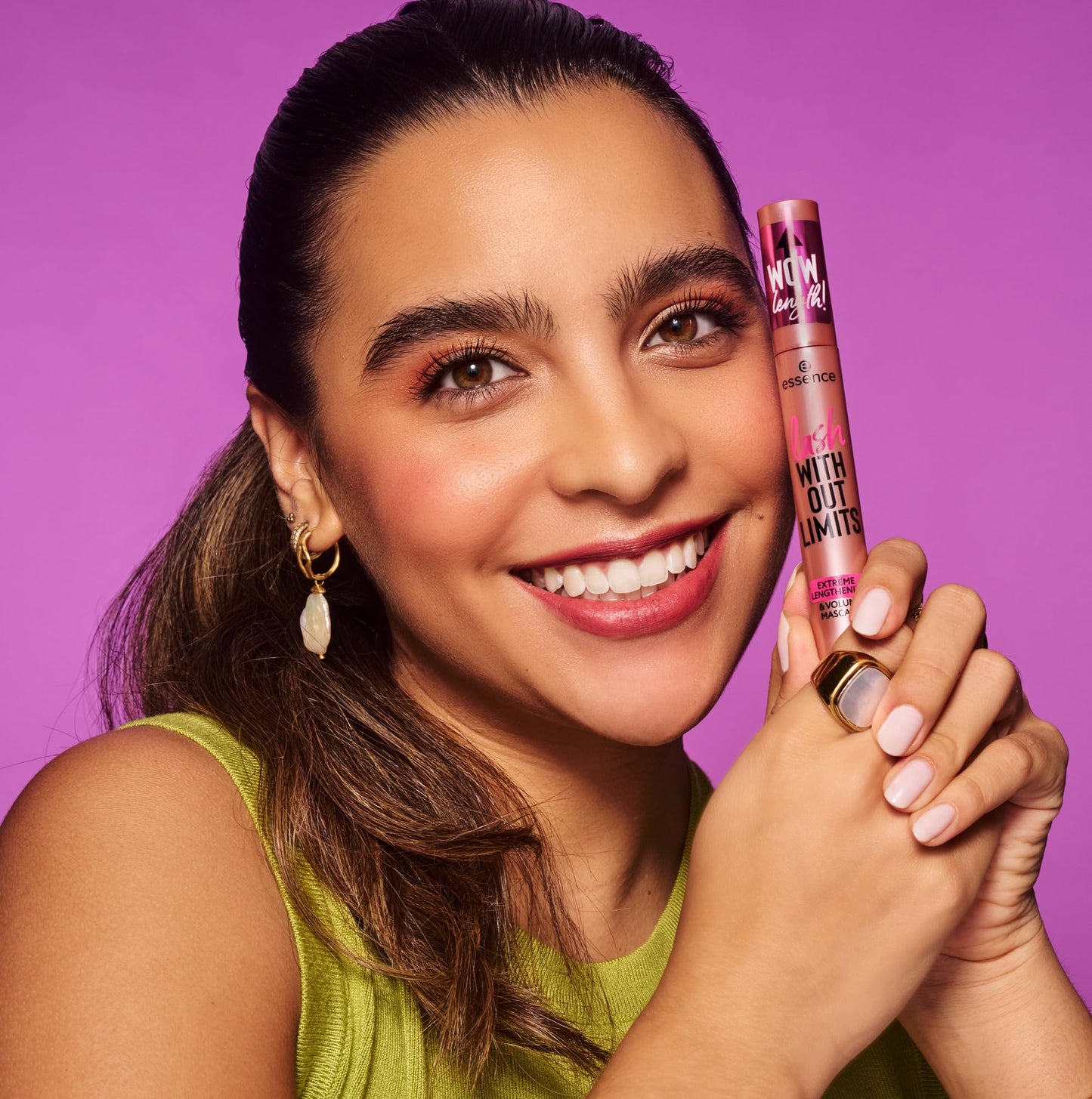 essence | Lash Without Limits Extreme Lengthening & Volume Mascara (01 | Extra Black) | Volumizing & Lengthening | Vegan, Cruelty Free & Paraben Free